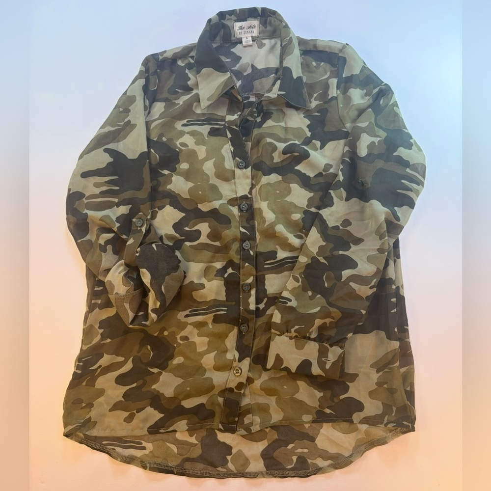 Women’s Sheer Olive Camo Button-Down Blouse by The Arte by Zenana Size Small